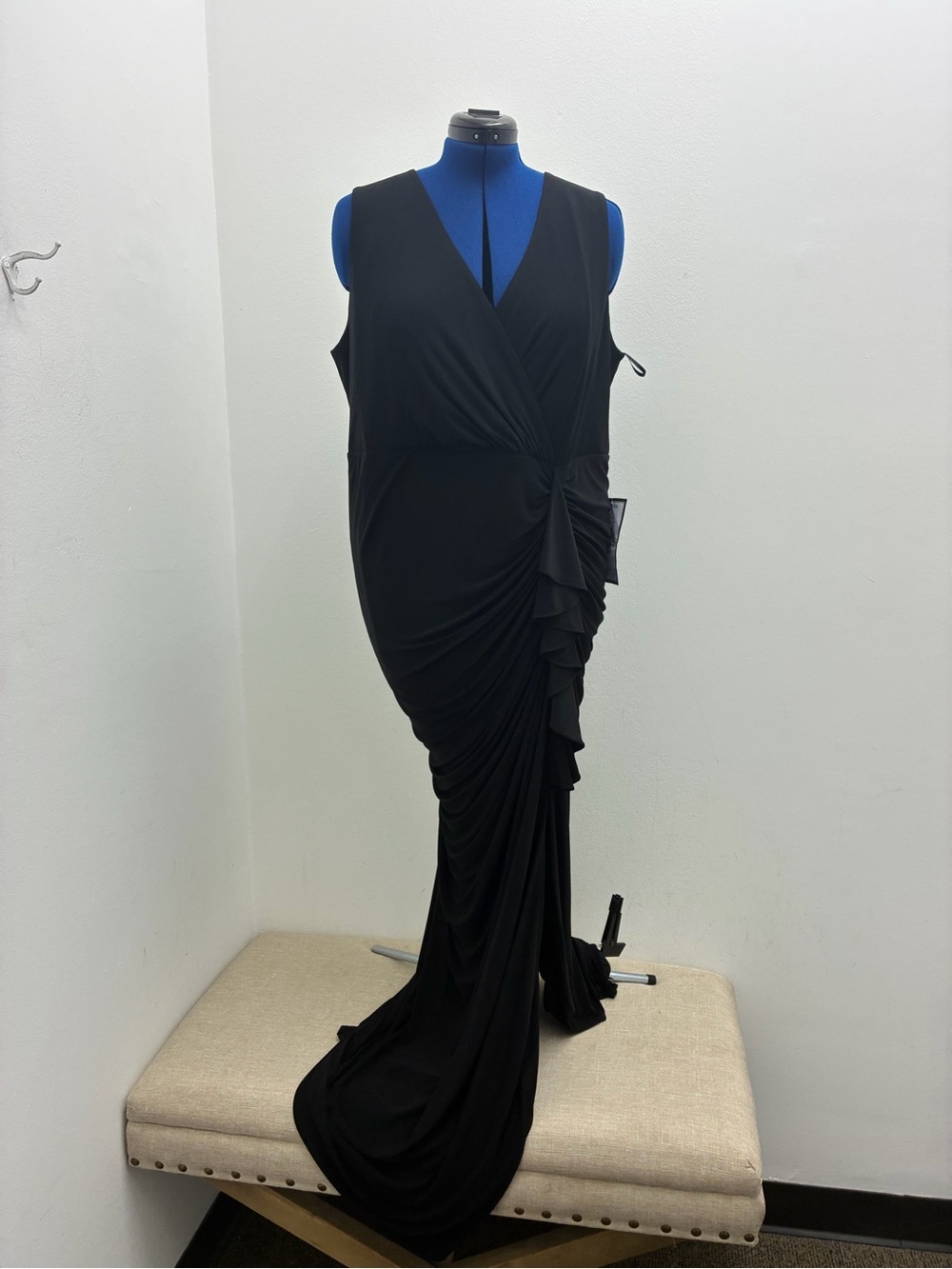 Betsy & Adam Black Sleeveless Ruffled Gown